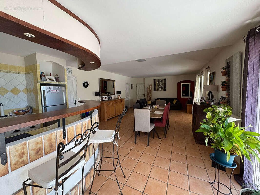 Maison à SAINT-CANNAT