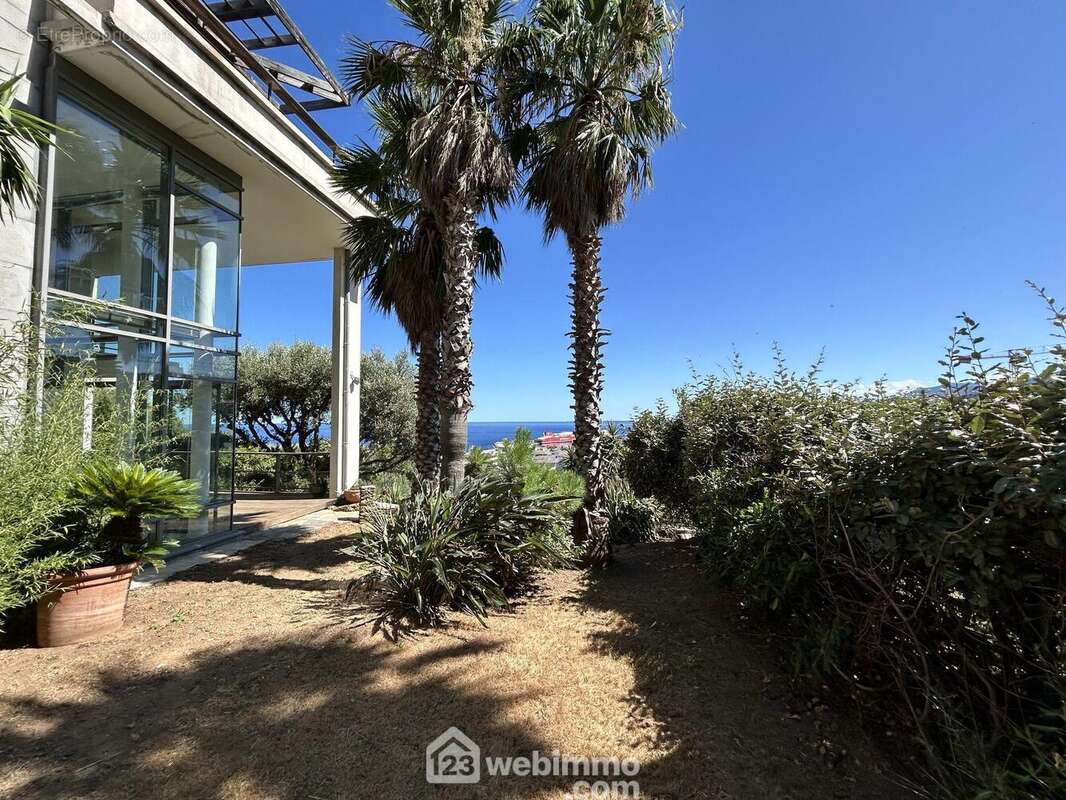 Le duplex bénéficie d&#039;une jolie vue mer - Appartement à SAN-MARTINO-DI-LOTA