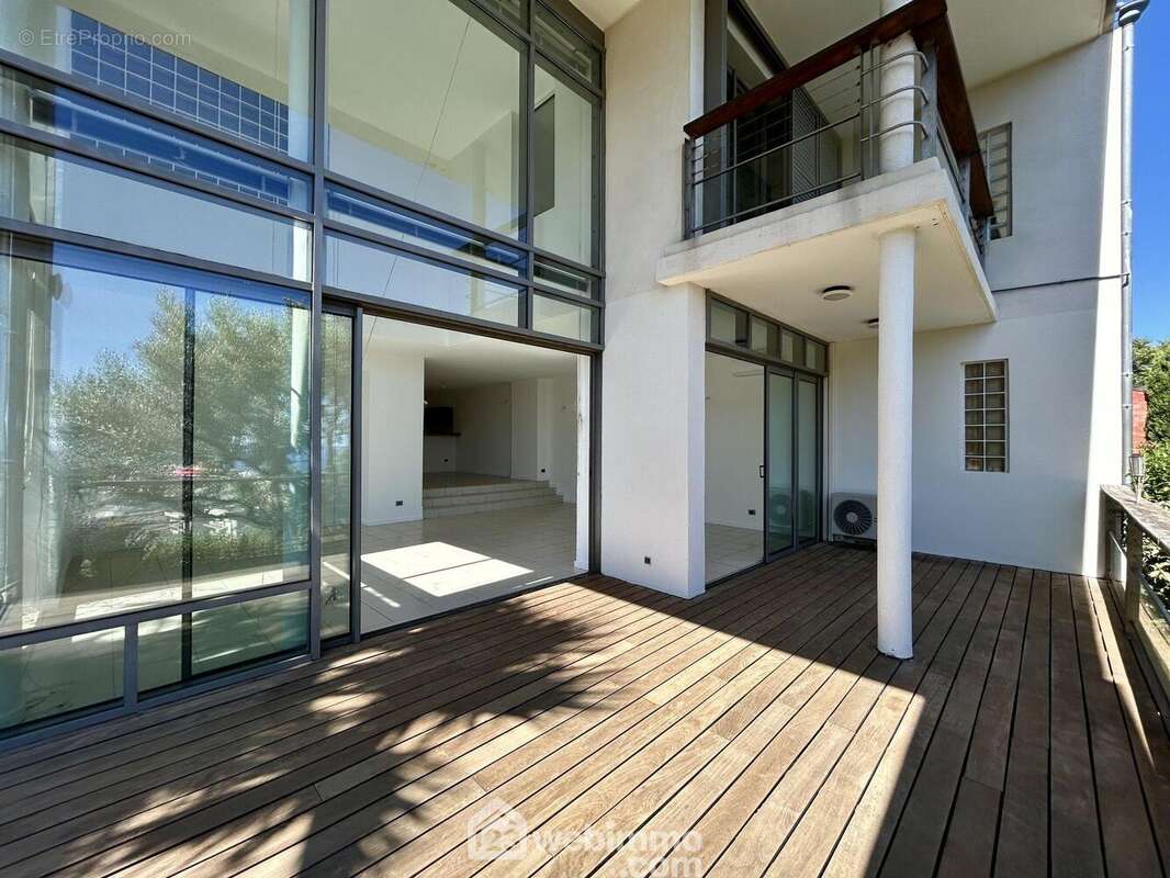 Un duplex spacieux et bien exposé - Appartement à SAN-MARTINO-DI-LOTA