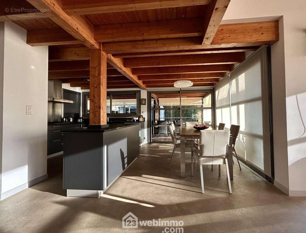 Cuisine équipée Leicht + buanderie attenante - Maison à SAN-MARTINO-DI-LOTA