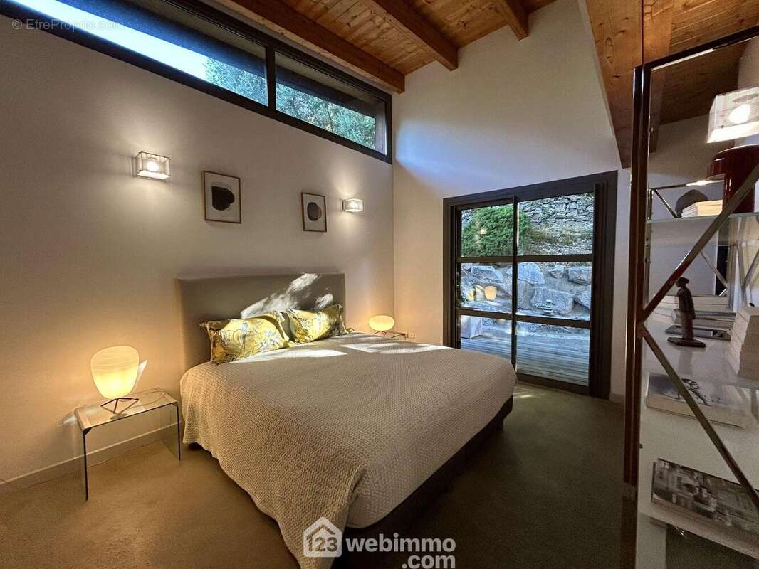 Suite parentale de 23 m2 avec dressing et salle-d&#039;eau - Maison à SAN-MARTINO-DI-LOTA