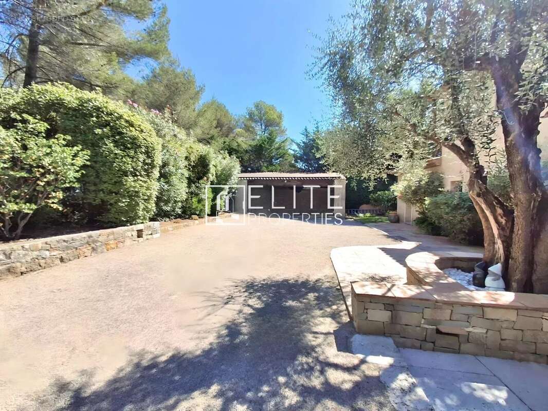 Maison à MOUANS-SARTOUX