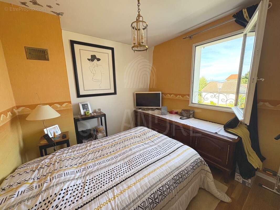 Maison à BEAUREPAIRE