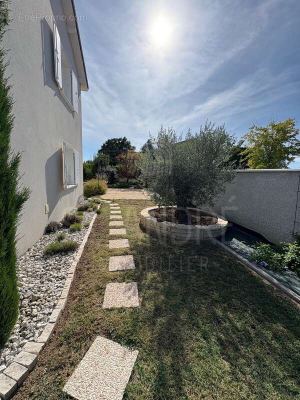 Maison à BEAUREPAIRE