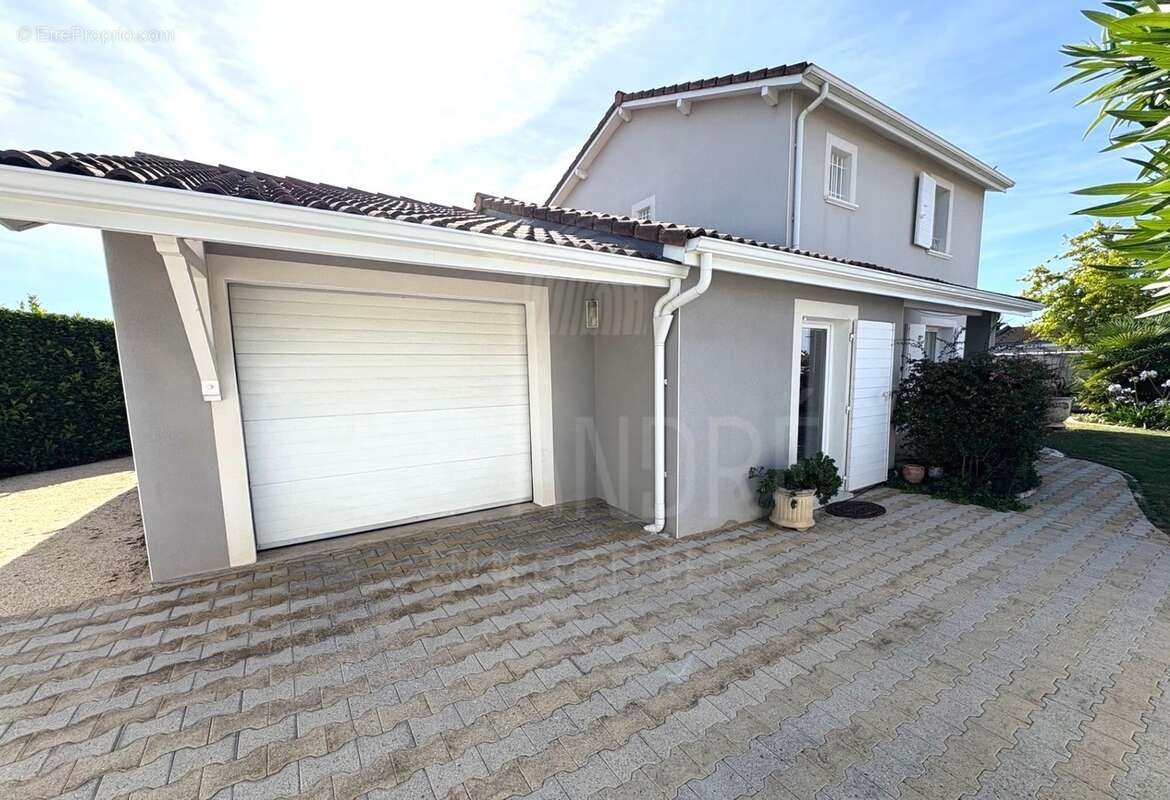 Maison à BEAUREPAIRE