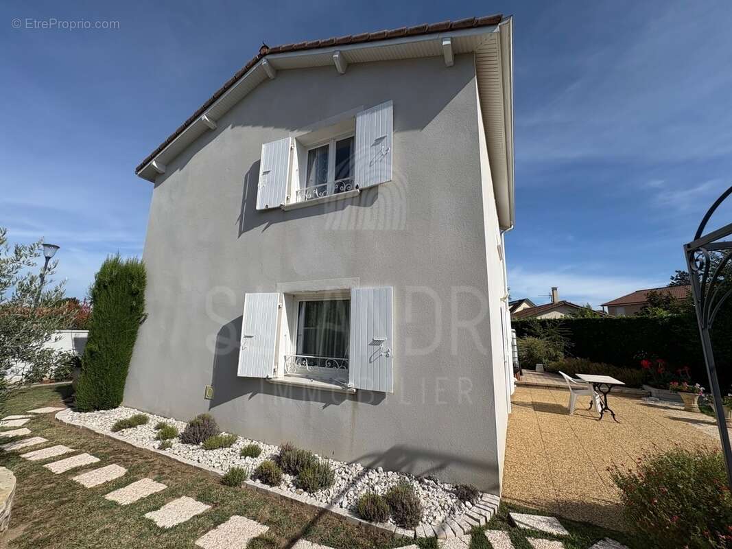 Maison à BEAUREPAIRE