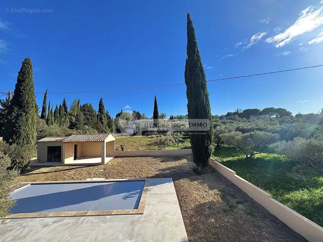 Maison à FONTVIEILLE