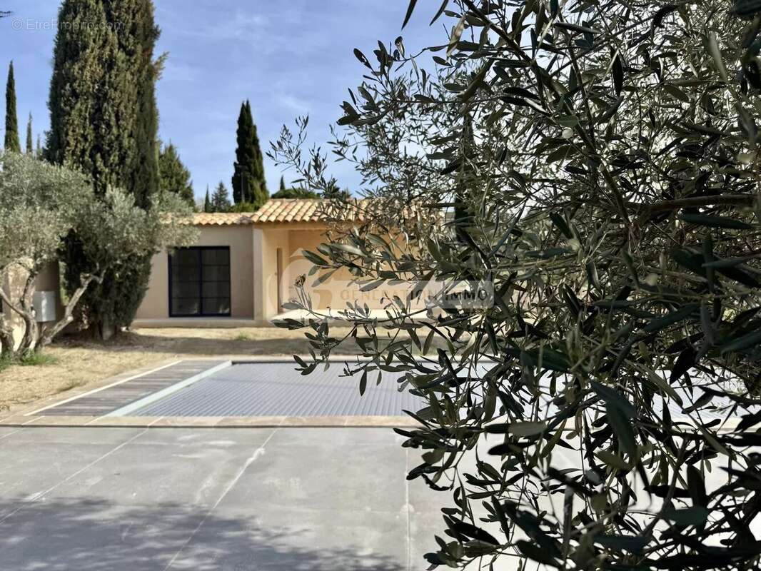 Maison à FONTVIEILLE