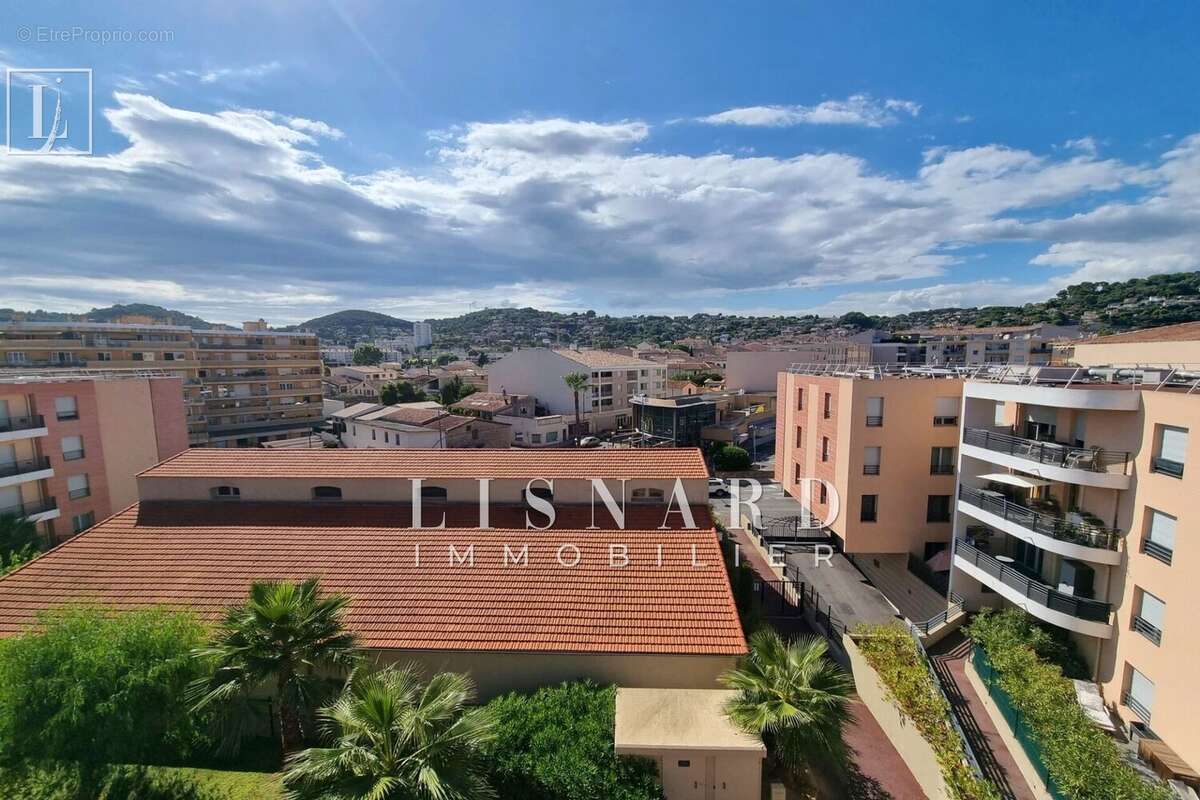 Appartement à VALLAURIS