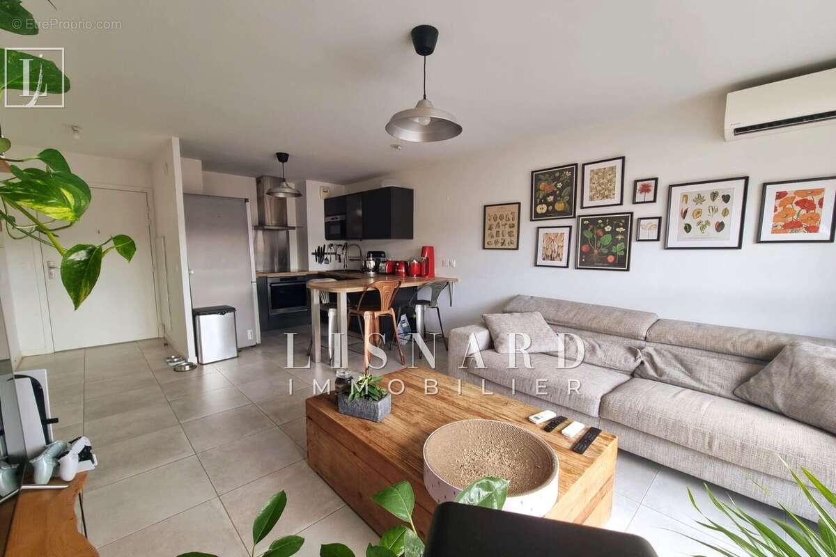 Appartement à VALLAURIS