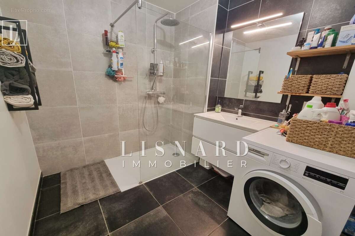 Appartement à VALLAURIS