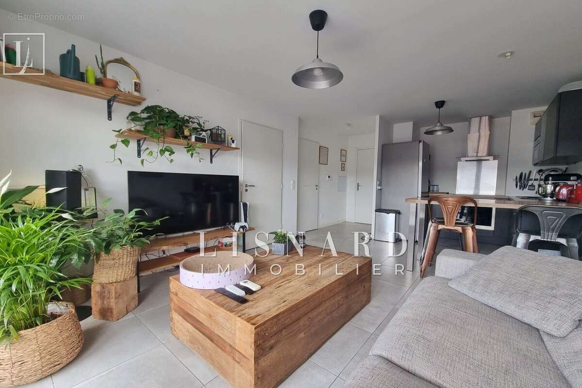 Appartement à VALLAURIS