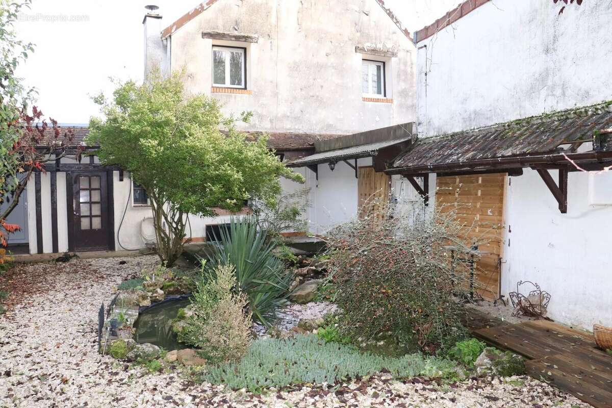 Maison à LA FERTE-GAUCHER