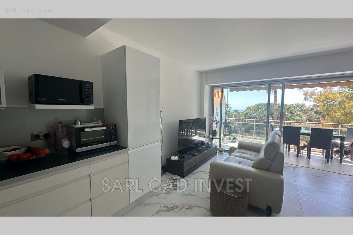 Appartement à VALLAURIS