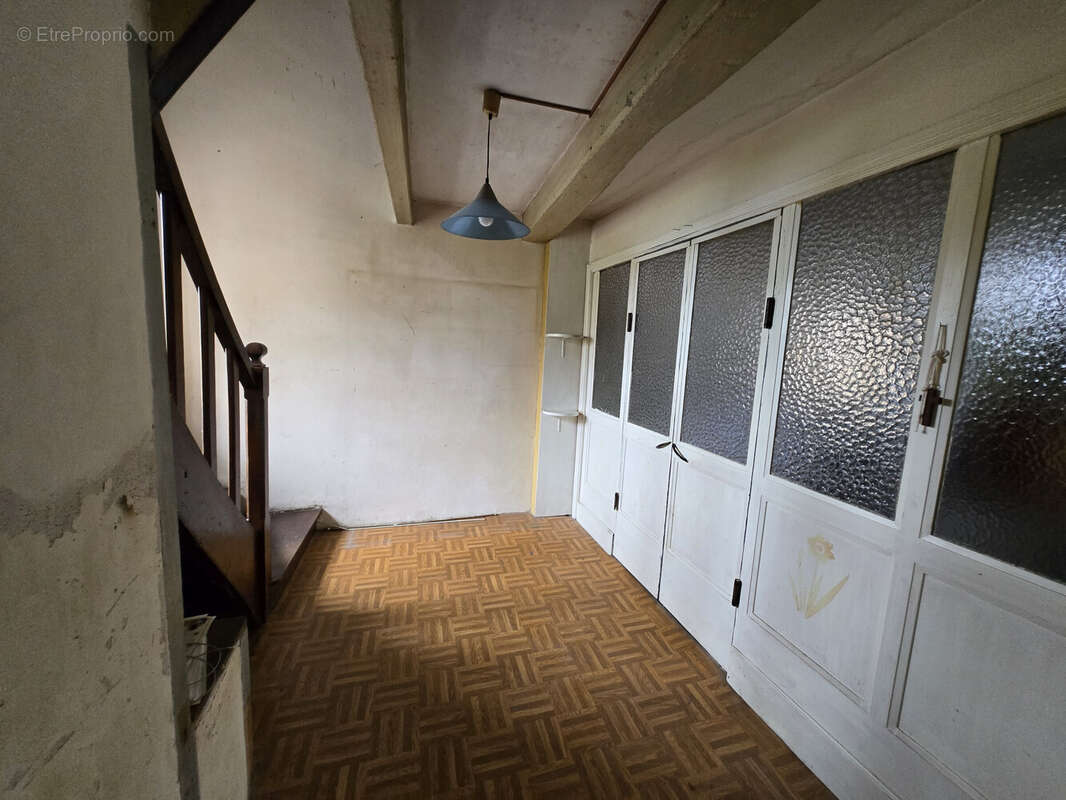 Maison à MONTMELARD