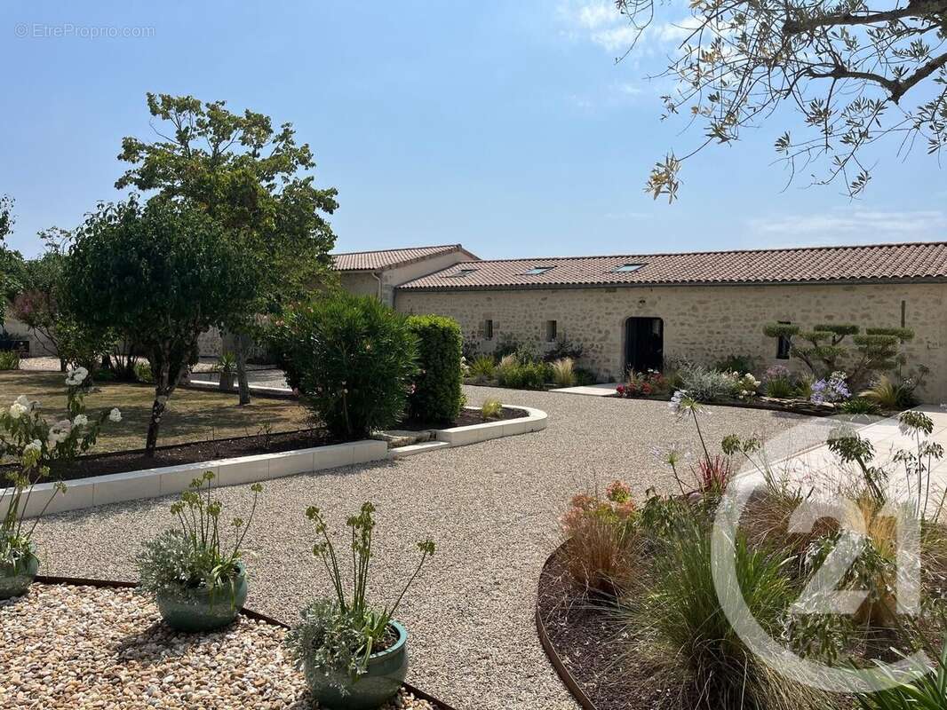 Maison à SAINT-ANDRE-DE-CUBZAC