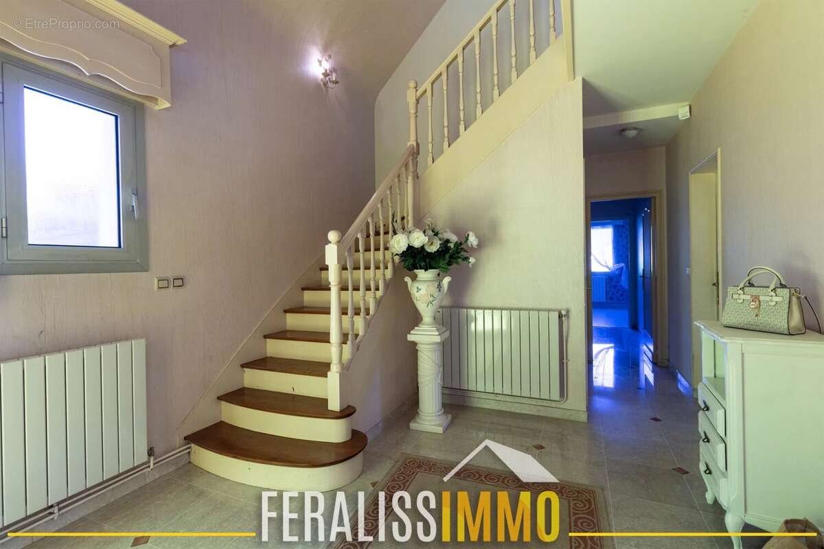 Maison à VAUX-SUR-SEINE