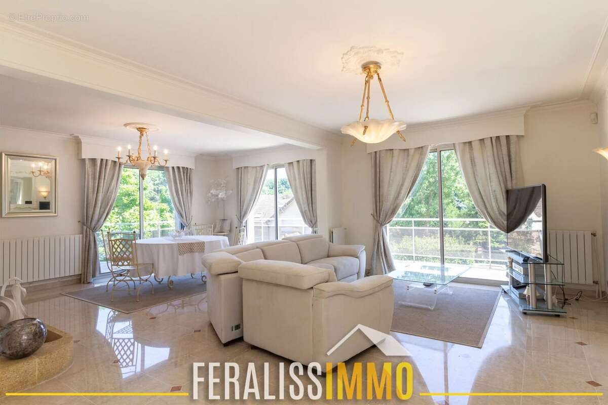 Maison à VAUX-SUR-SEINE