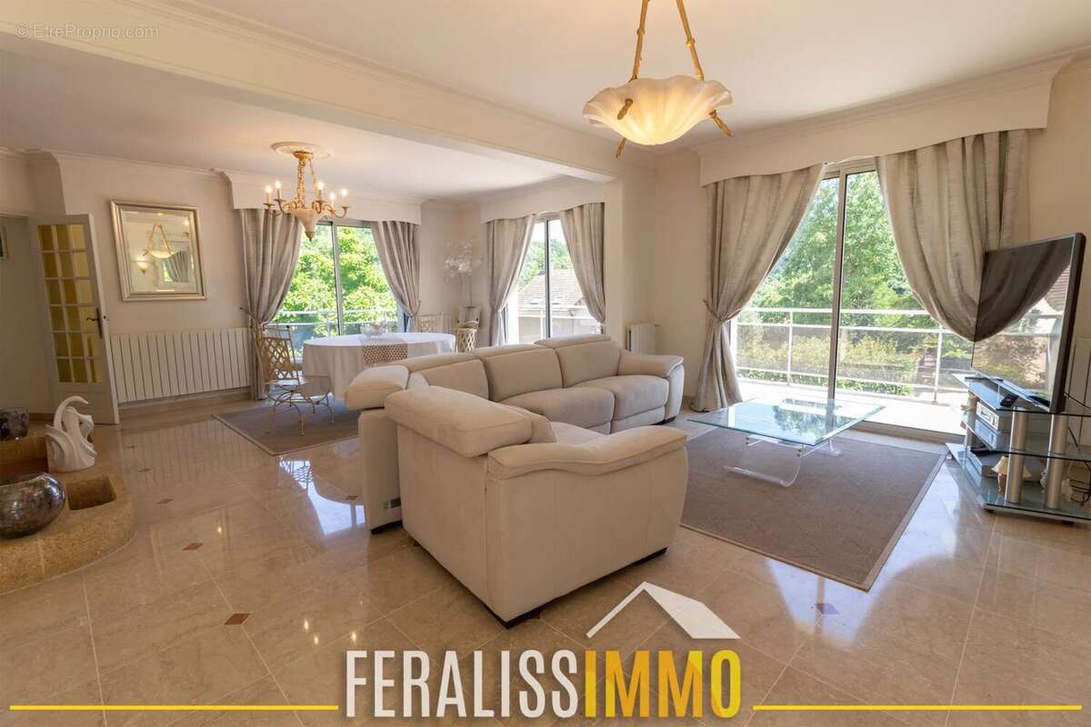 Maison à VAUX-SUR-SEINE