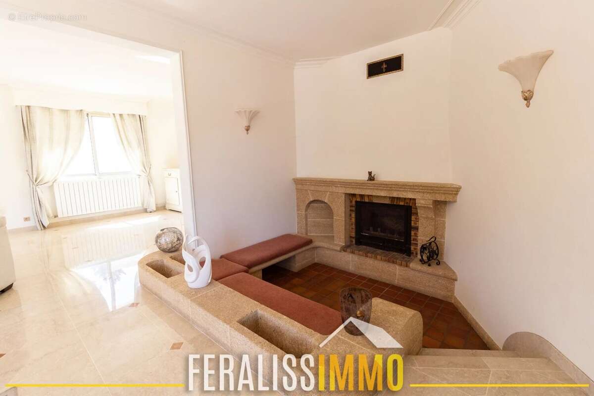 Maison à VAUX-SUR-SEINE