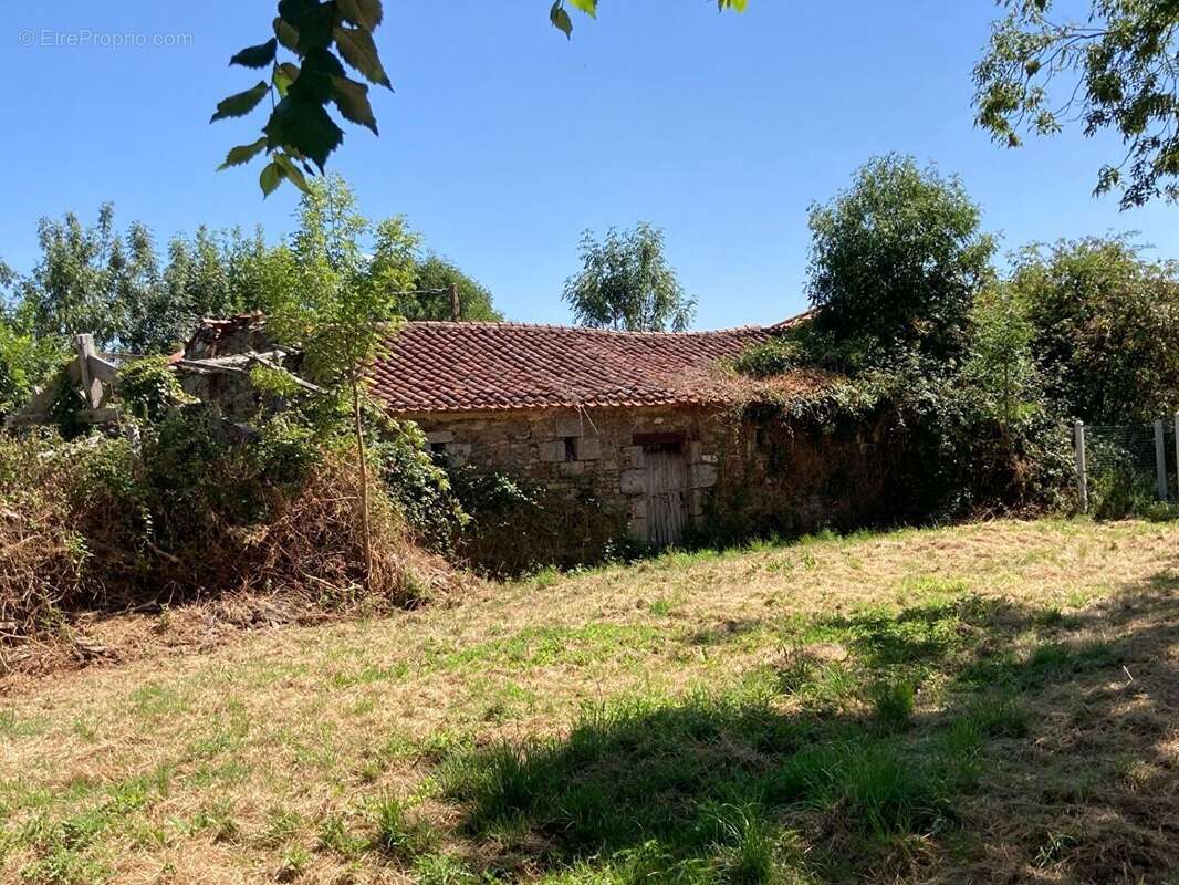 Maison à LE BUSSEAU