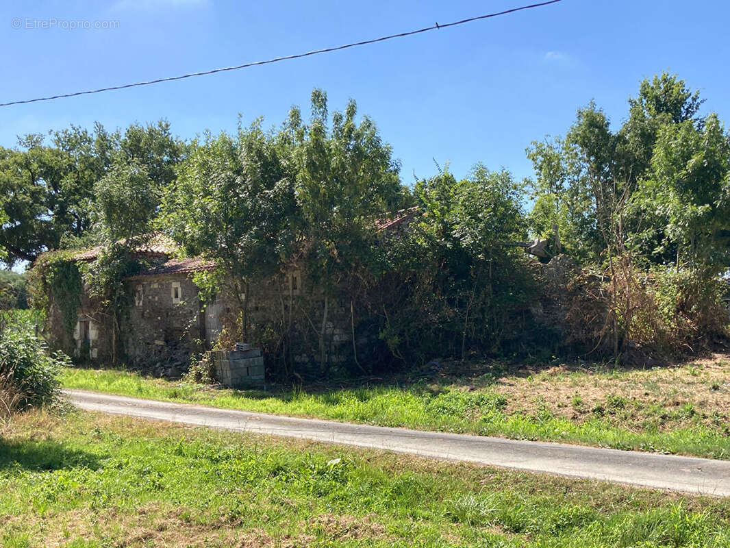 Maison à LE BUSSEAU