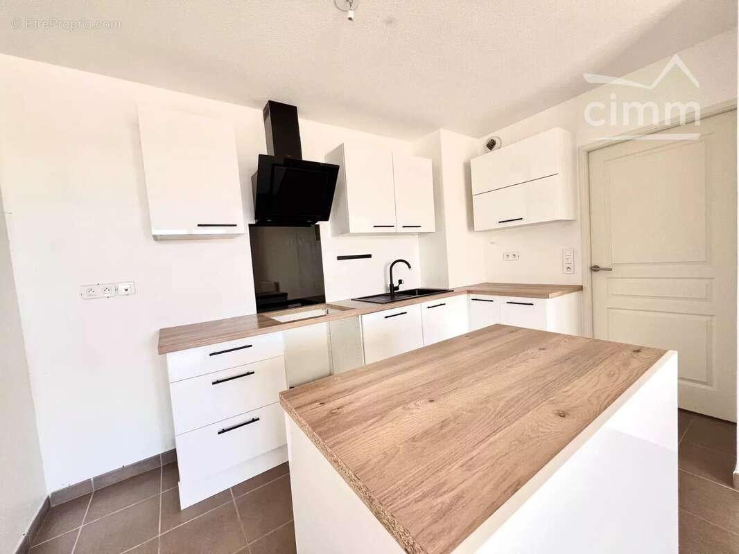 Appartement à PORT-SAINT-LOUIS-DU-RHONE