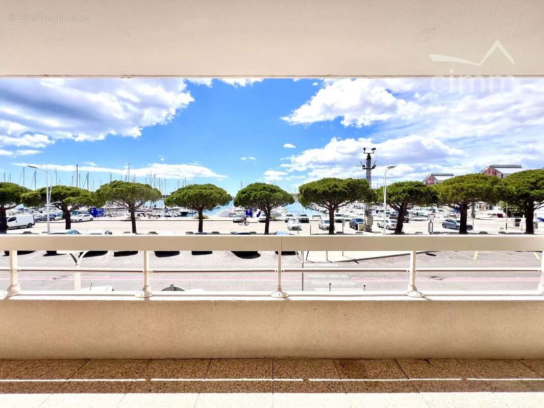 Appartement à PORT-SAINT-LOUIS-DU-RHONE