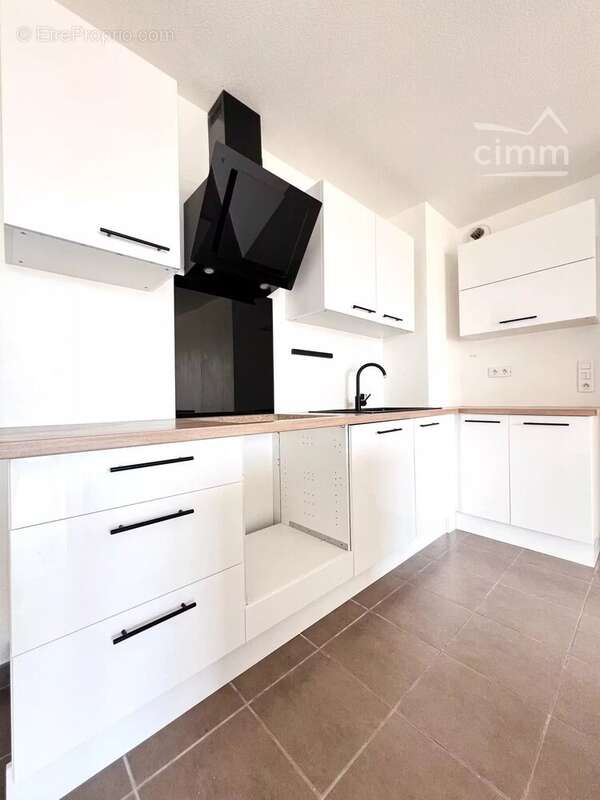 Appartement à PORT-SAINT-LOUIS-DU-RHONE