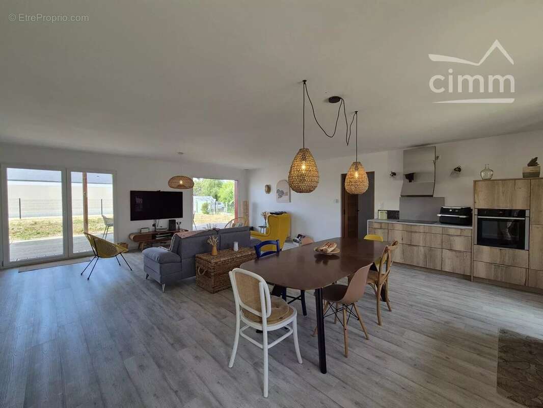 Maison à SAINT-DYE-SUR-LOIRE