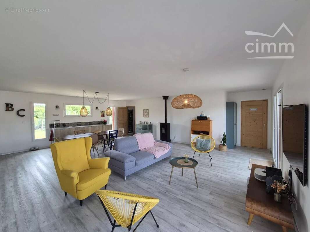 Maison à SAINT-DYE-SUR-LOIRE