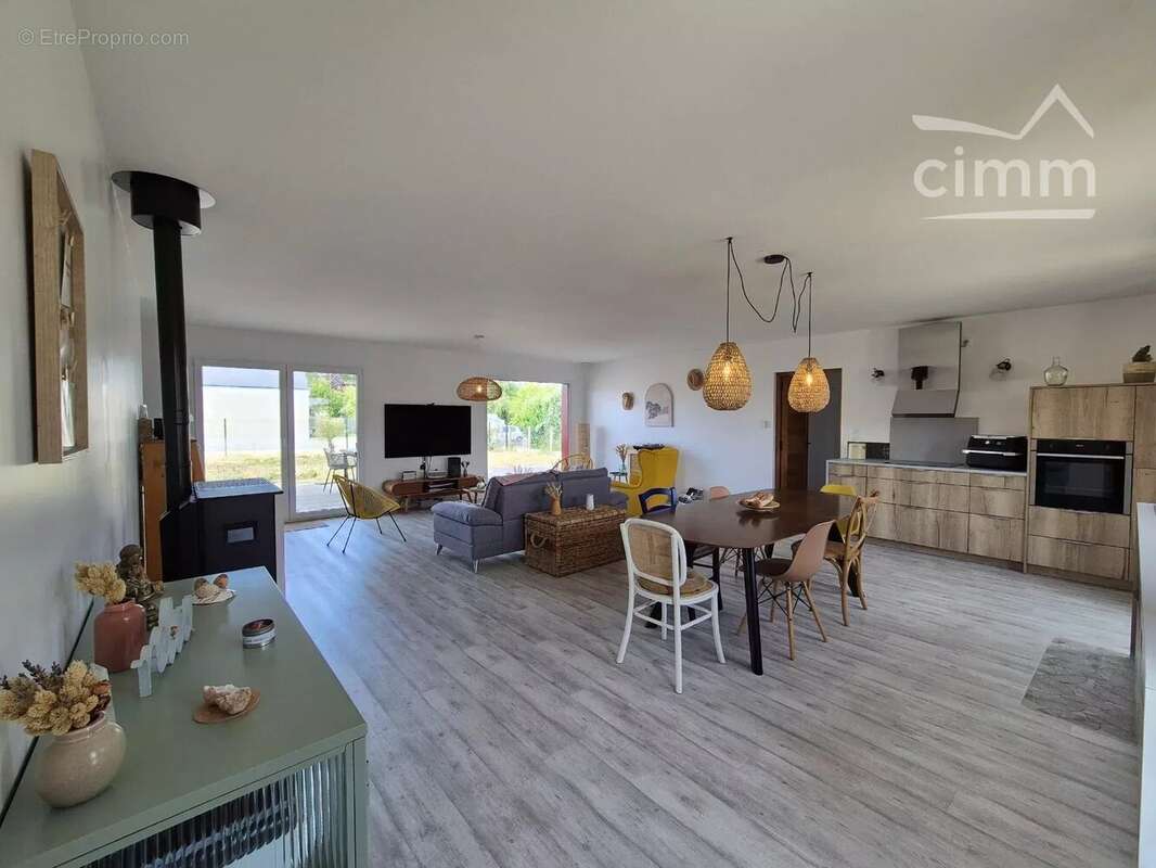 Maison à SAINT-DYE-SUR-LOIRE