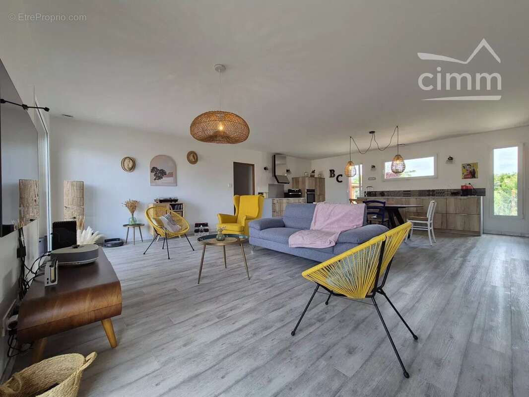 Maison à SAINT-DYE-SUR-LOIRE