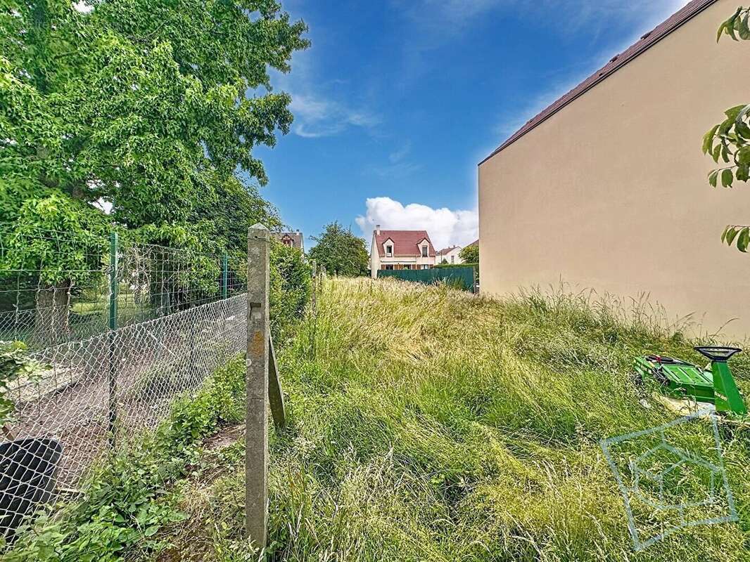 Maison à VOISINS-LE-BRETONNEUX