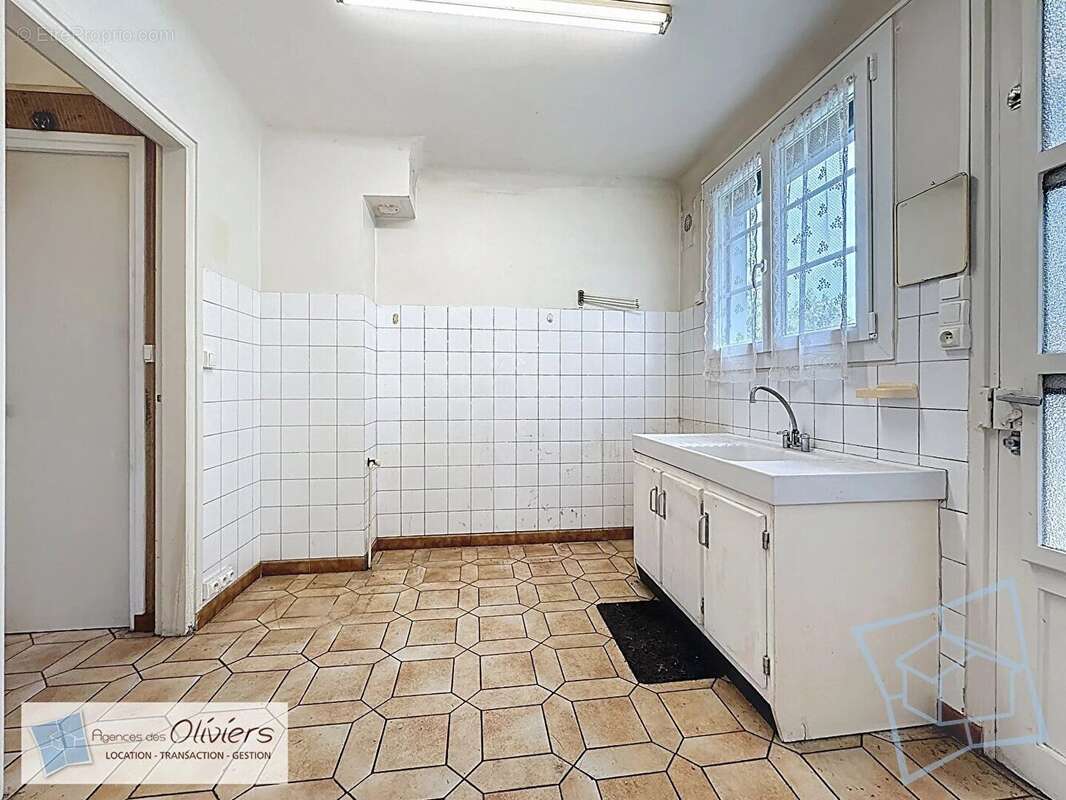 Maison à VOISINS-LE-BRETONNEUX