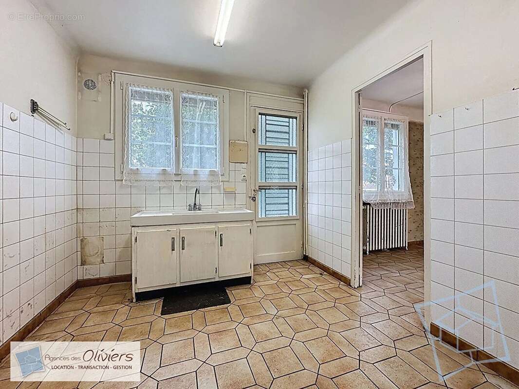 Maison à VOISINS-LE-BRETONNEUX