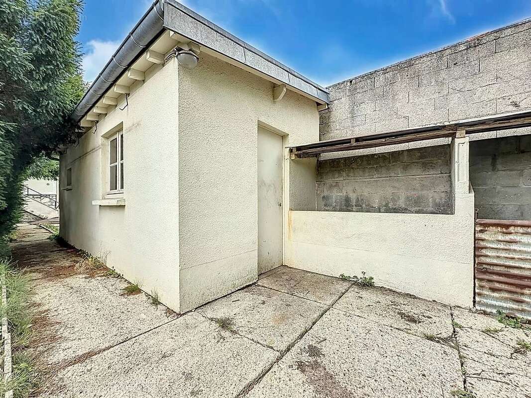 Maison à VOISINS-LE-BRETONNEUX