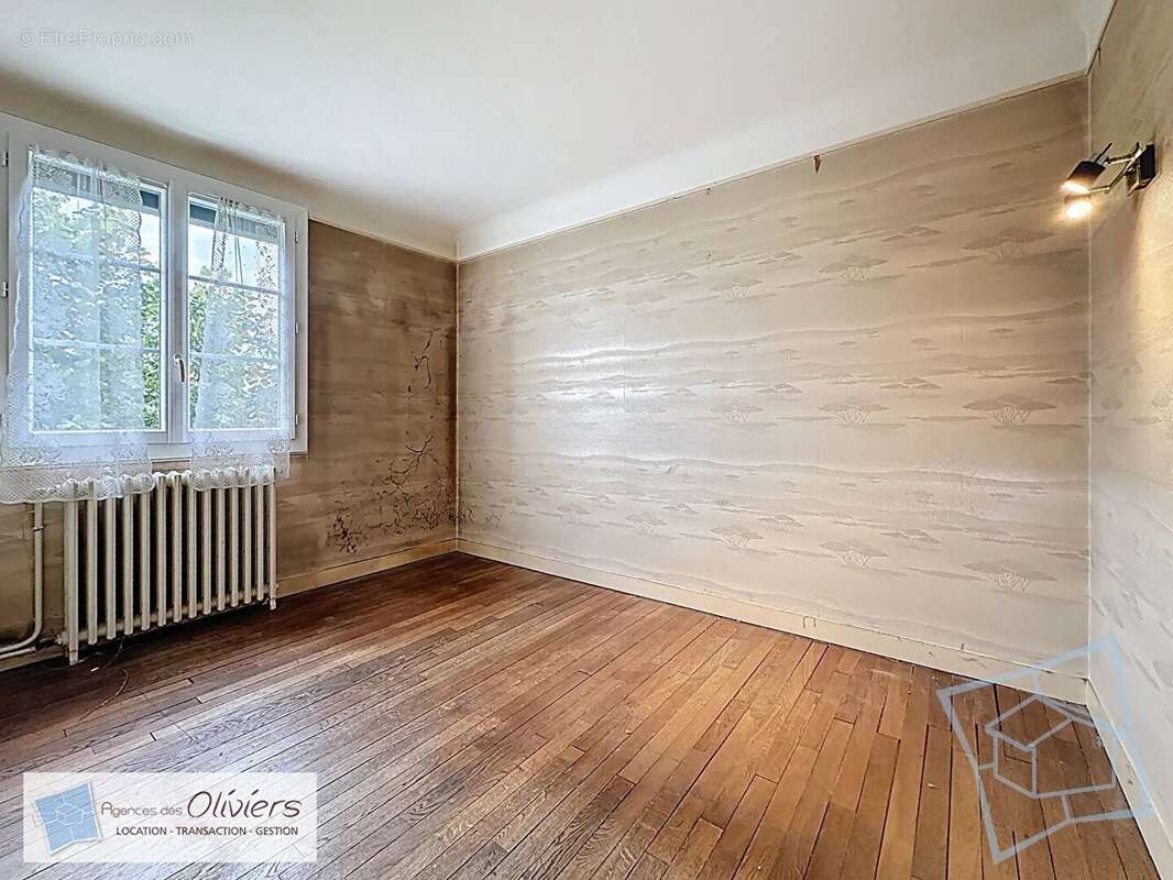 Maison à VOISINS-LE-BRETONNEUX