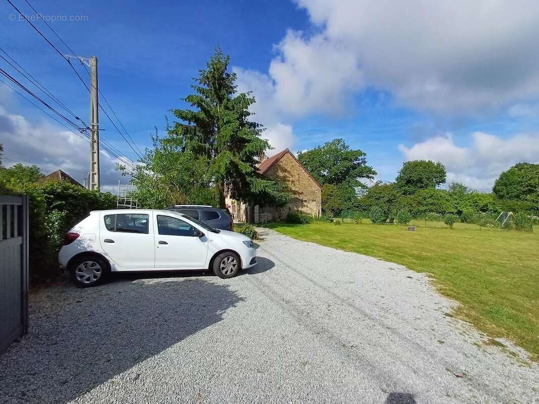 Maison à CHENERAILLES