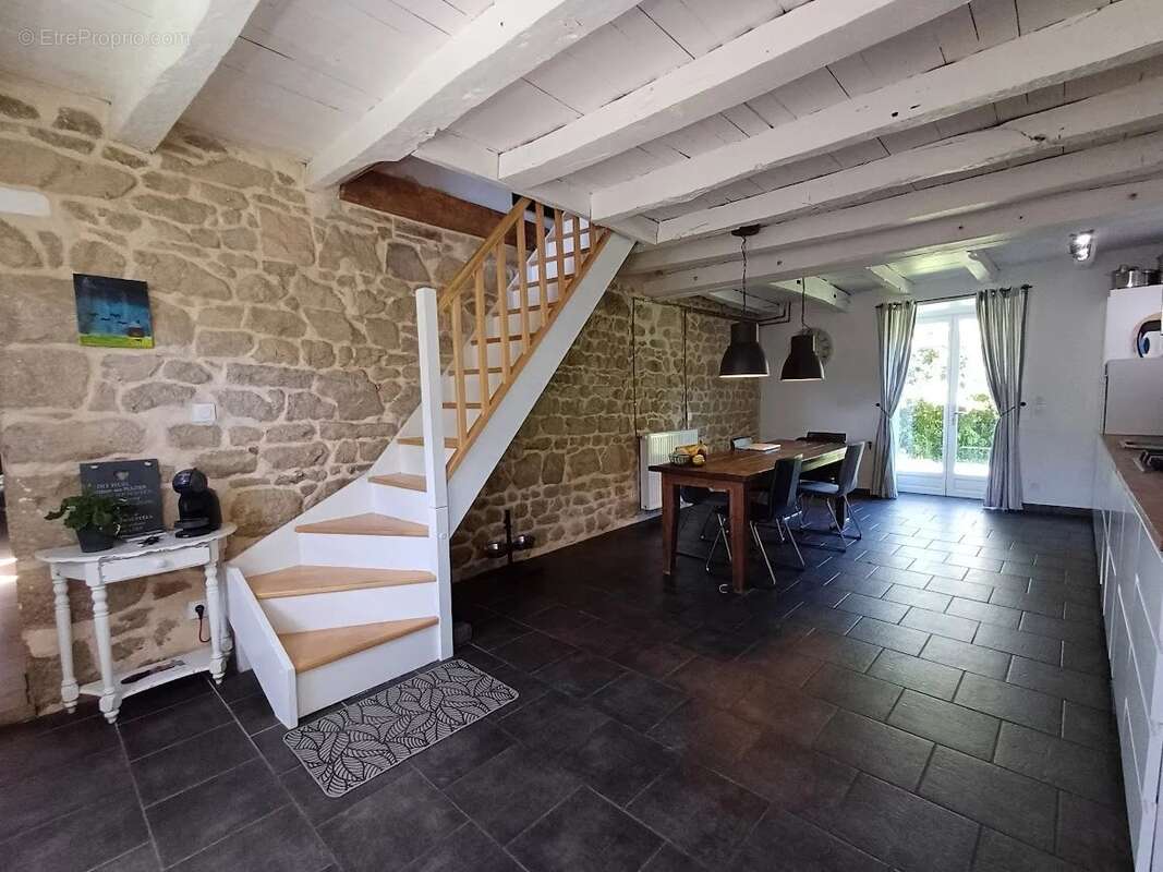 Maison à CHENERAILLES