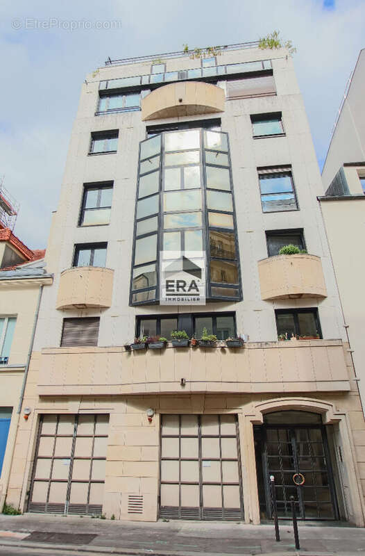 Appartement à PARIS-14E