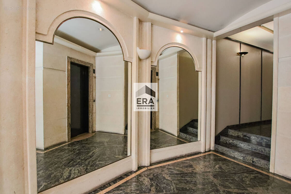 Appartement à PARIS-14E