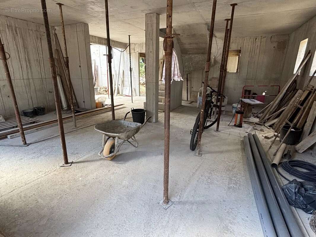 Maison à TOURRETTES-SUR-LOUP