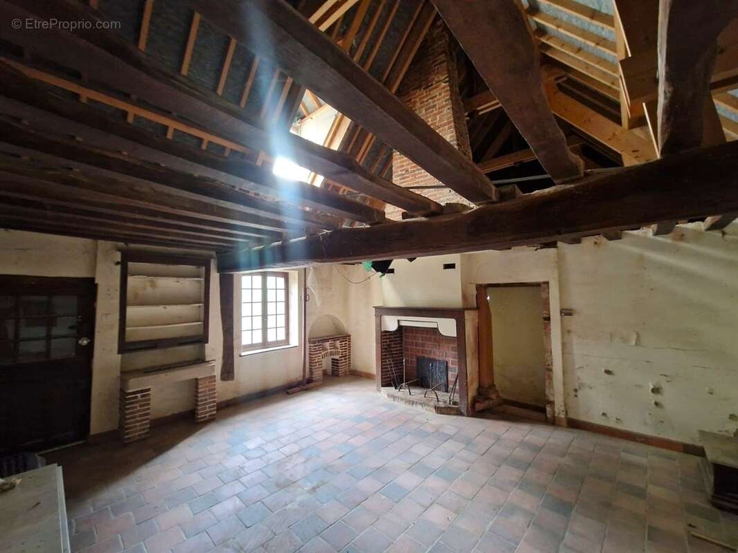 Maison à MARCILLY-LA-CAMPAGNE