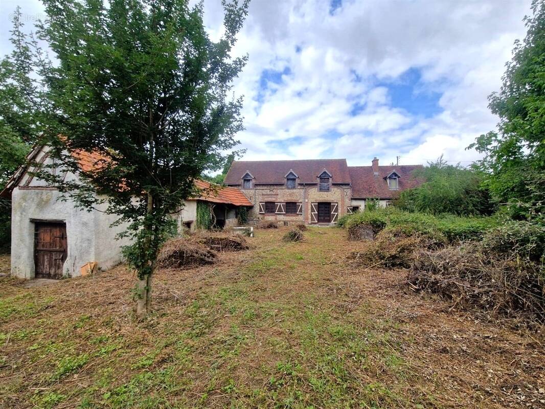 Maison à MARCILLY-LA-CAMPAGNE