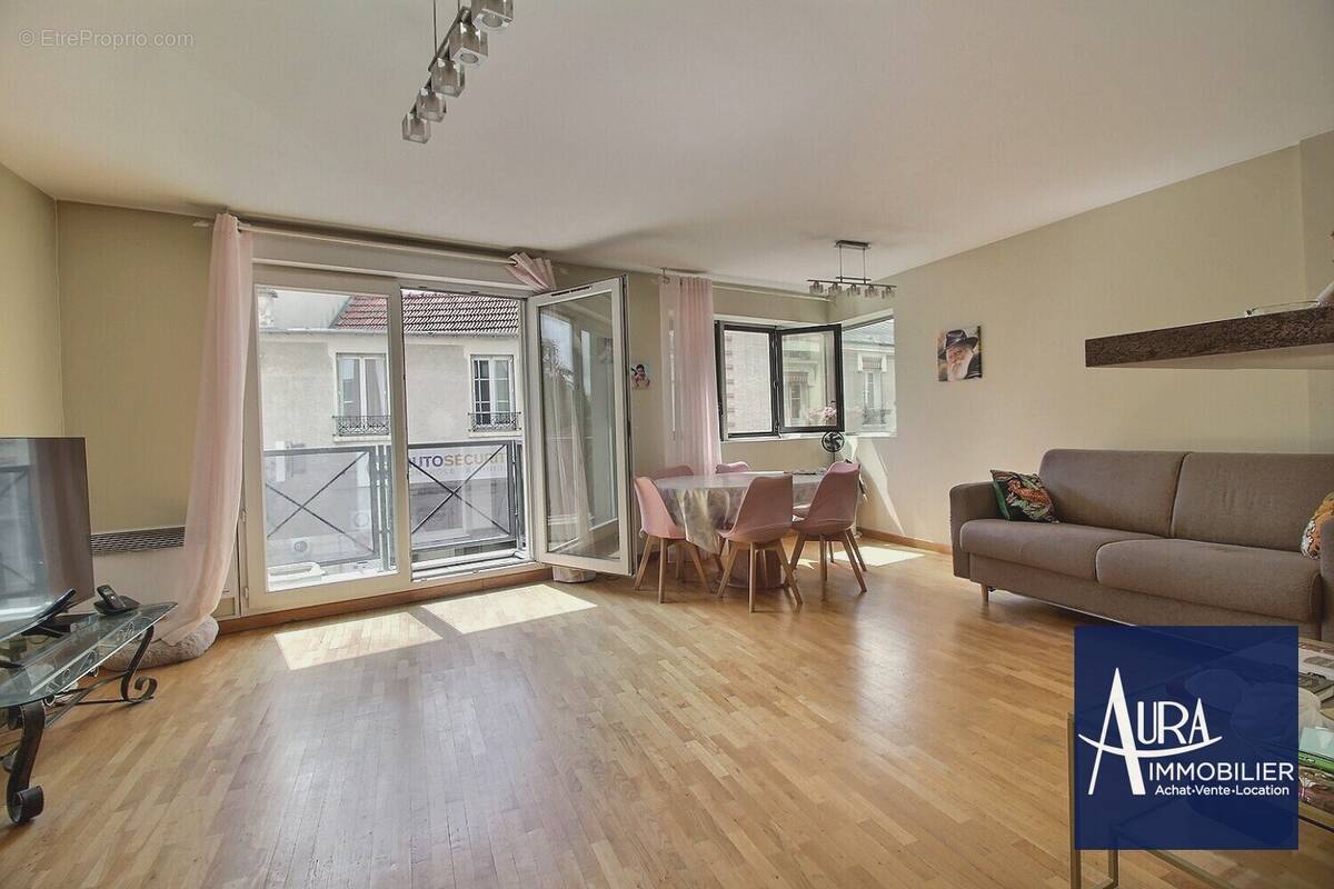 0_0001 - Appartement à LES LILAS