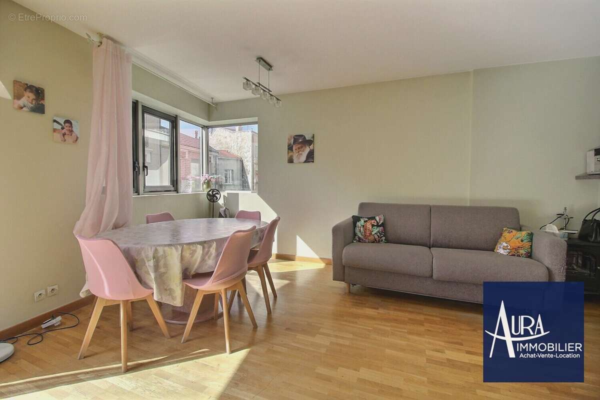 0_0004 - Appartement à LES LILAS