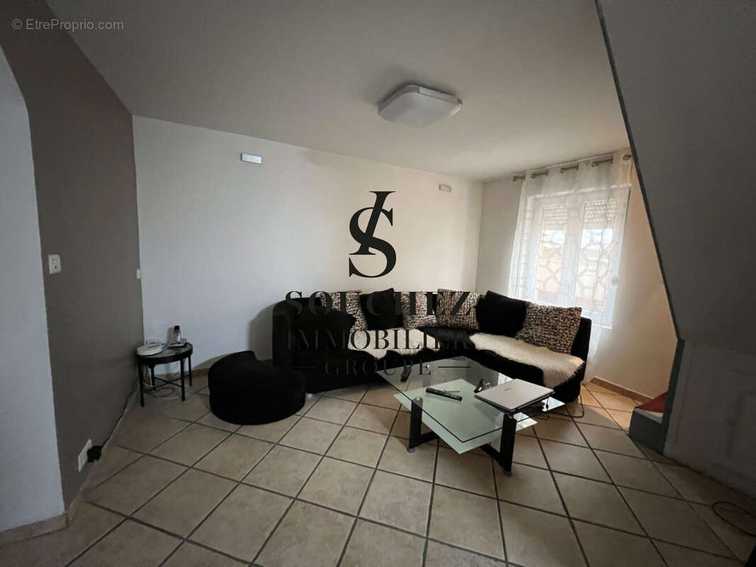 Appartement à VERMELLES