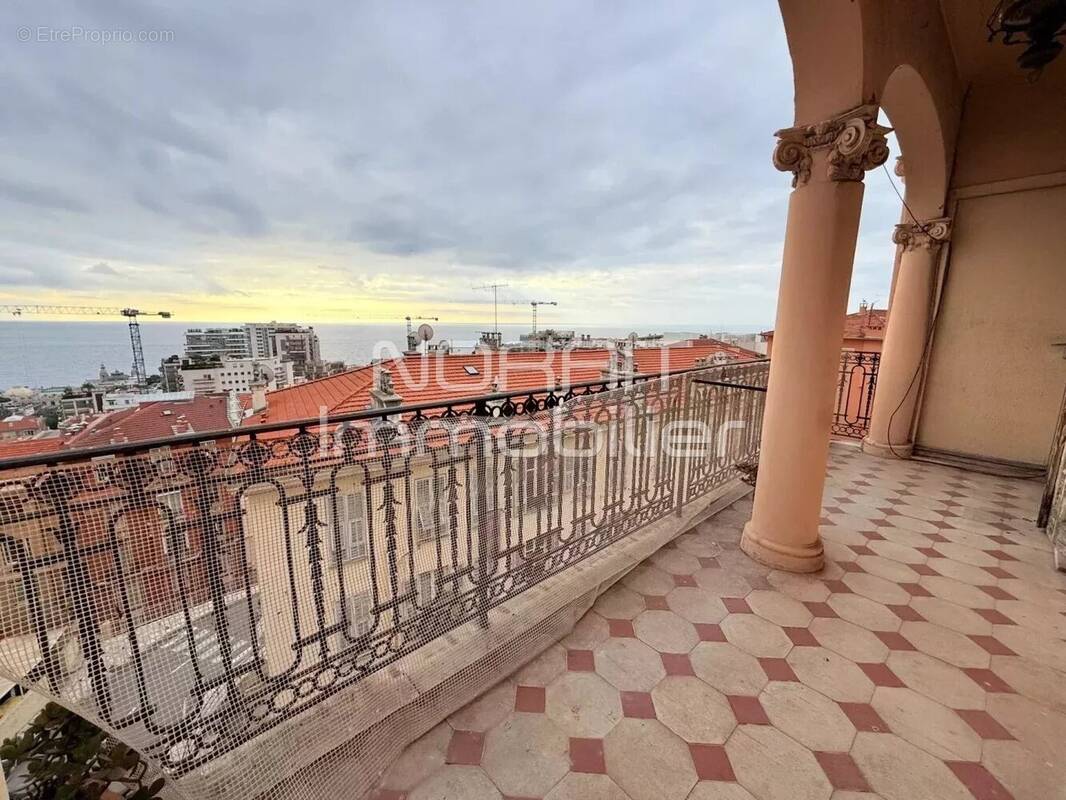 Appartement à BEAUSOLEIL