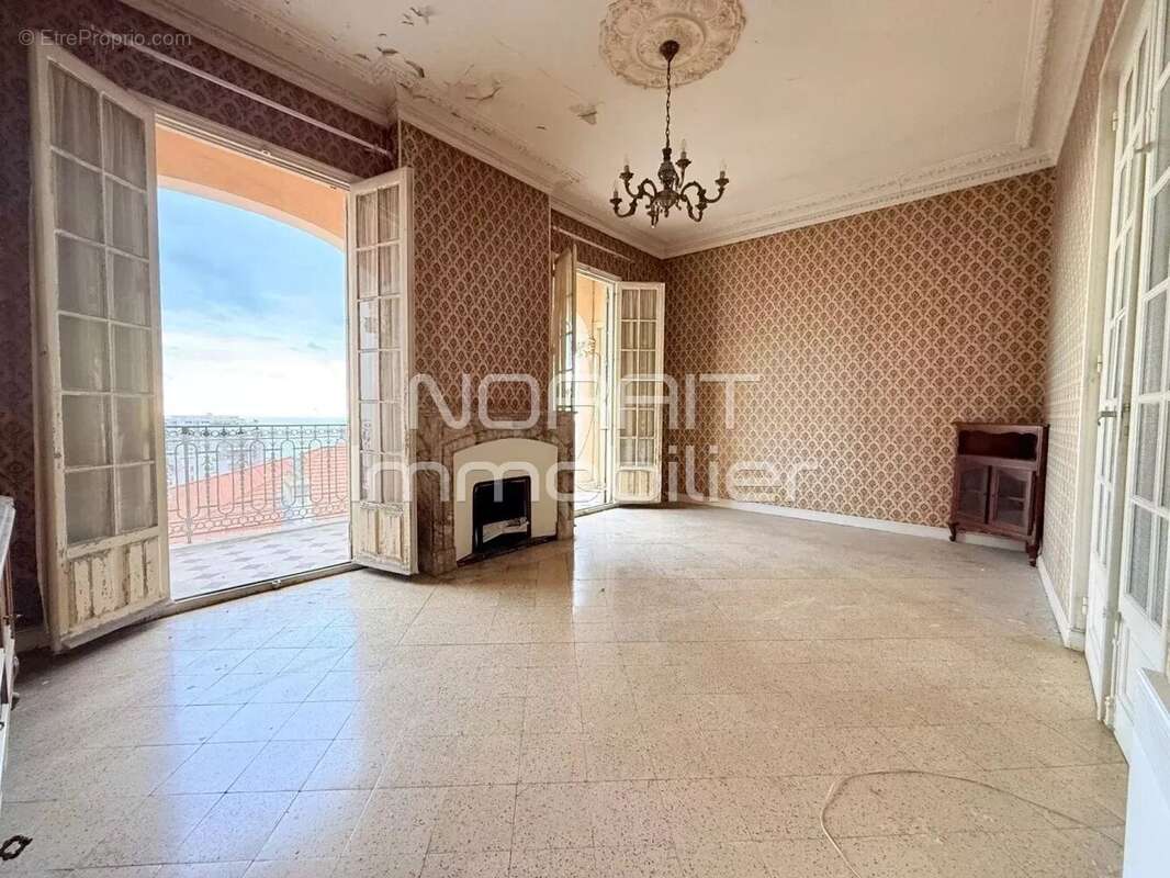 Appartement à BEAUSOLEIL